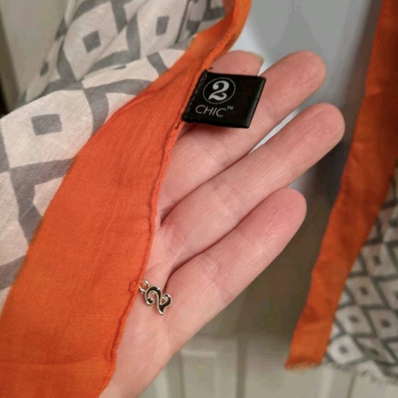 2 Chic grey & orange lightweight scarf - Picture 2 of 5